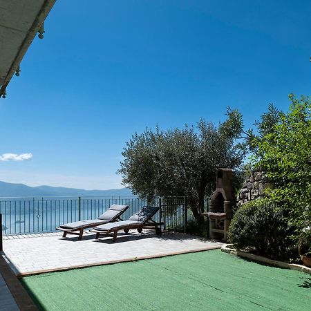 Mantegna - Garden With Lake View And Swimming Pool Parzanica Eksteriør bilde